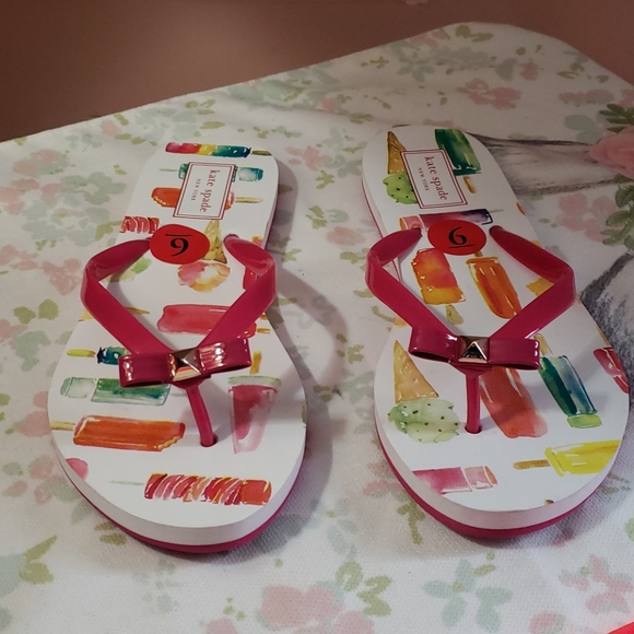 kate spade Shoes - NWOT Kate Spade bow flip/flop sandals
